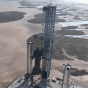 SpaceX empile à nouveau une fusée géante pour se préparer au vol&nbsp;d&rsquo;essai